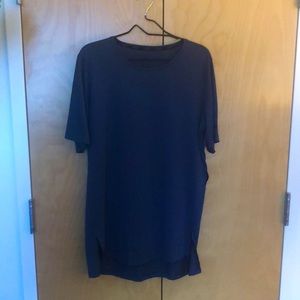 Barely Worn Men’s Nike Running Short Sleeve SZ: L